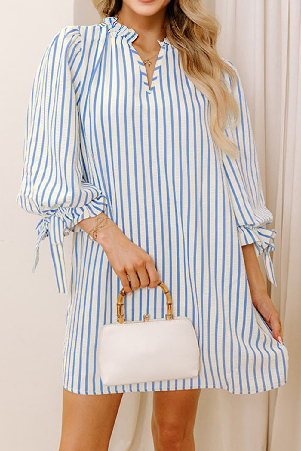 Robe courte femme rayé, manches bracelet — bleu ciel