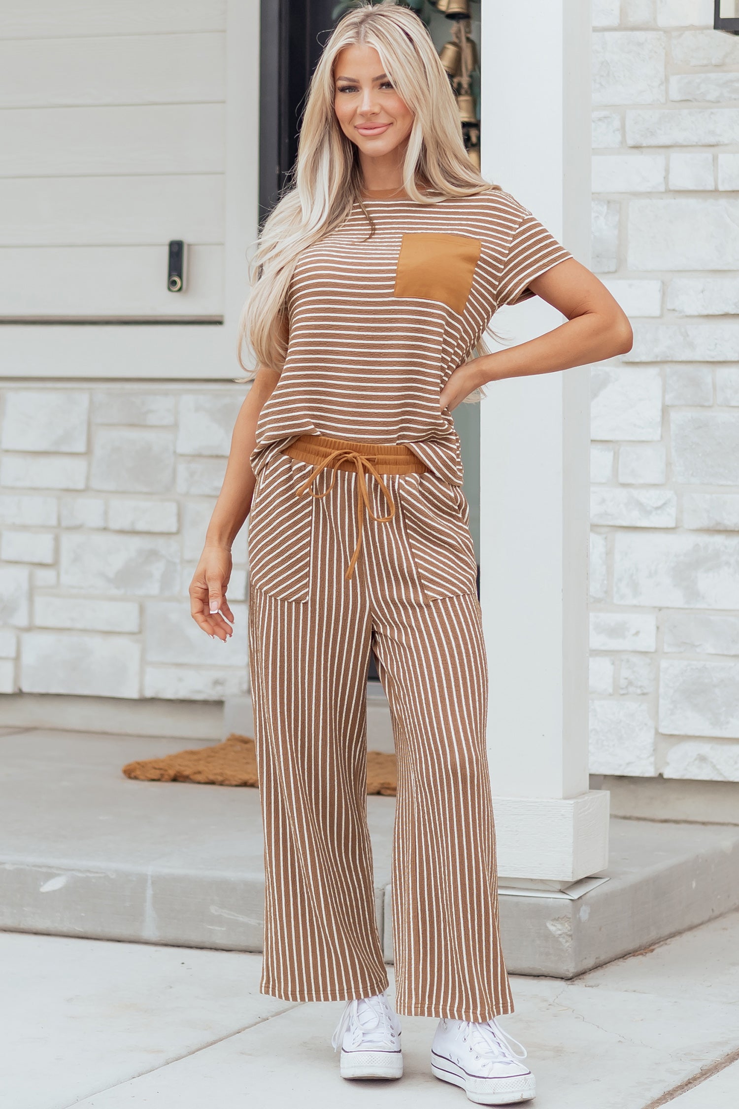 Pantalon femme rayé, à cordon, col rond, cropped — kaki · LC628508-P1619 · LC628508-P1619-L