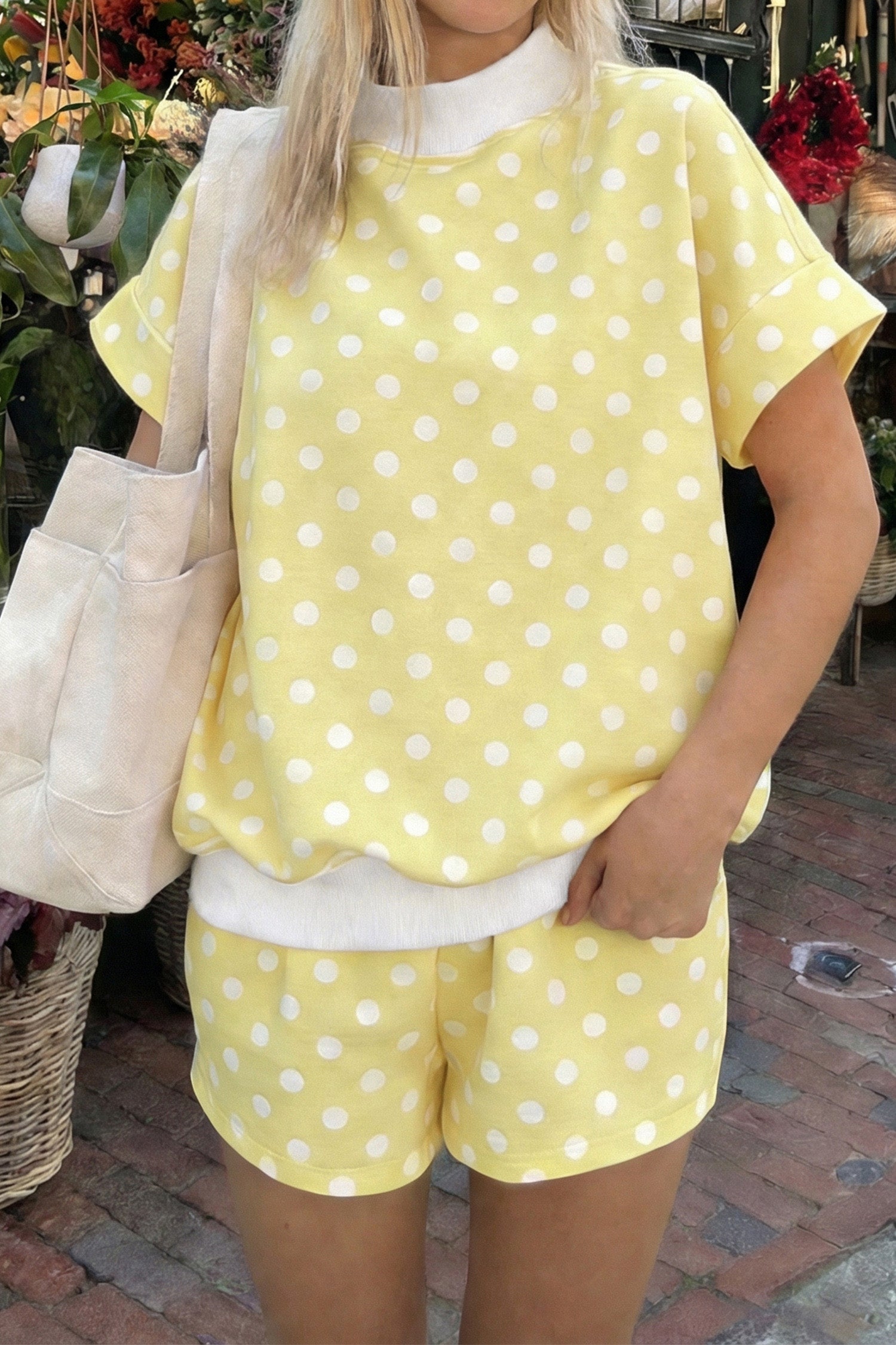 Short femme pois, col montant, colorblock — jaune
