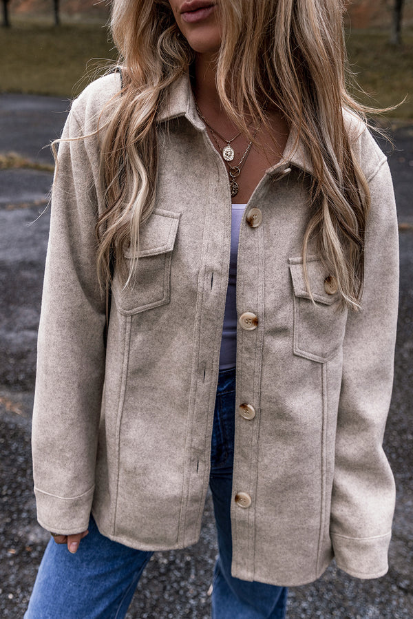 Pièce mode femme boutonnée, poches — gris clair