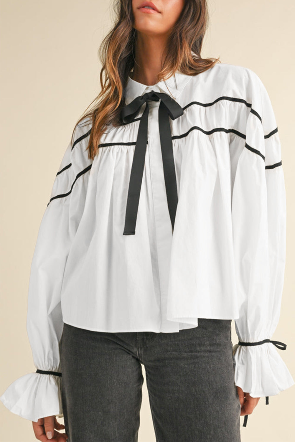 Chemise femme à volants, manches bouffantes — blanc