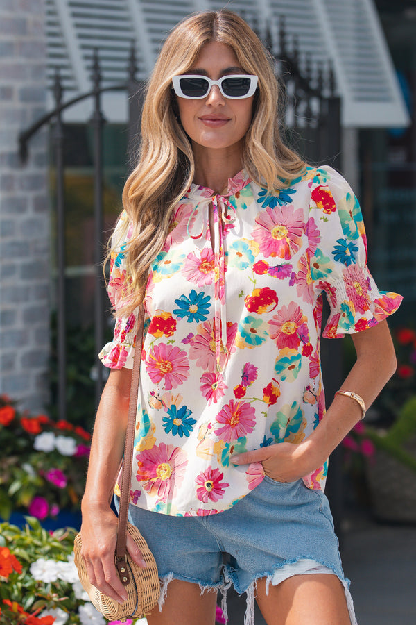 Short femme floral, manches bouffantes, col V — beige