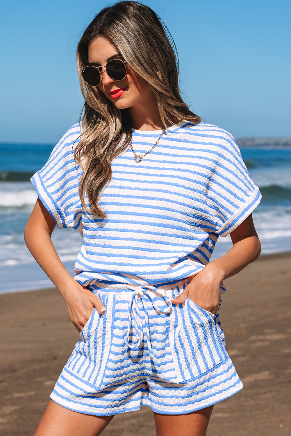 Ensemble femme rayé, en maille, à cordon, manches courtes — bleu ciel