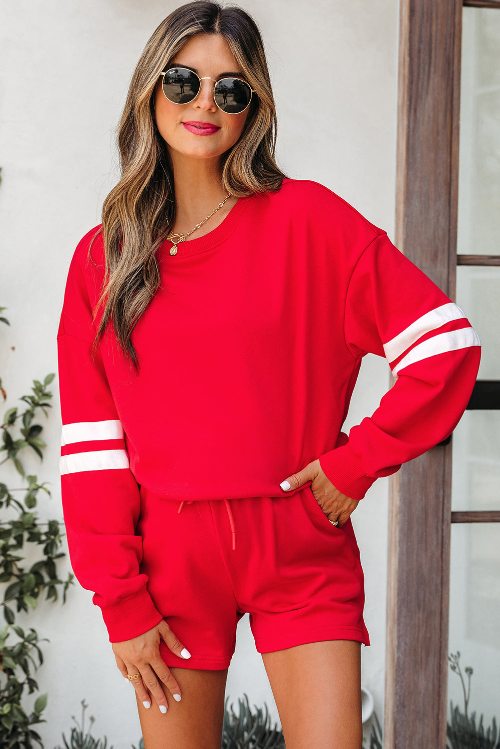 Short femme rayé, épaules tombantes — rouge feu