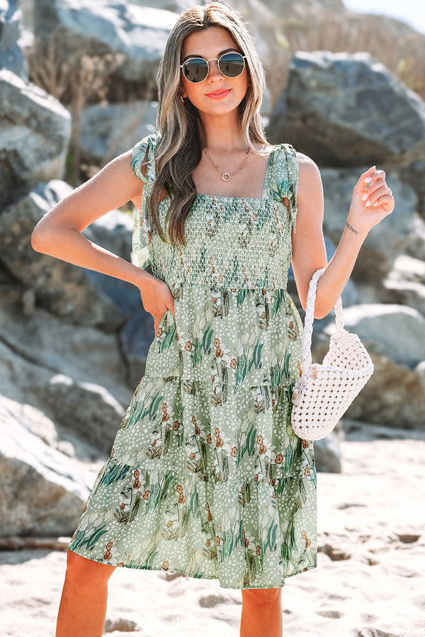 Robe courte femme floral, à volants, smocké, à étages, bretelles — gris