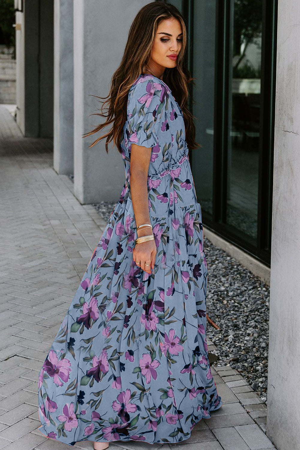 Robe longue à imprimé floral ardent et à volants, col en V, manches courtes, bleu ciel