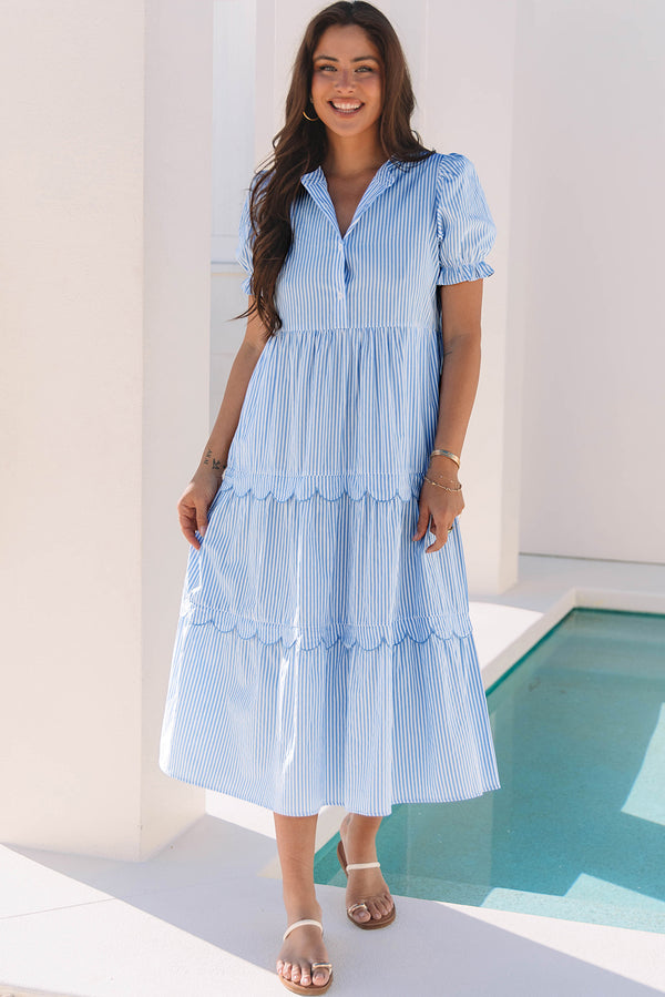 Robe femme rayé, à étages, manches courtes, festonné — bleu ciel