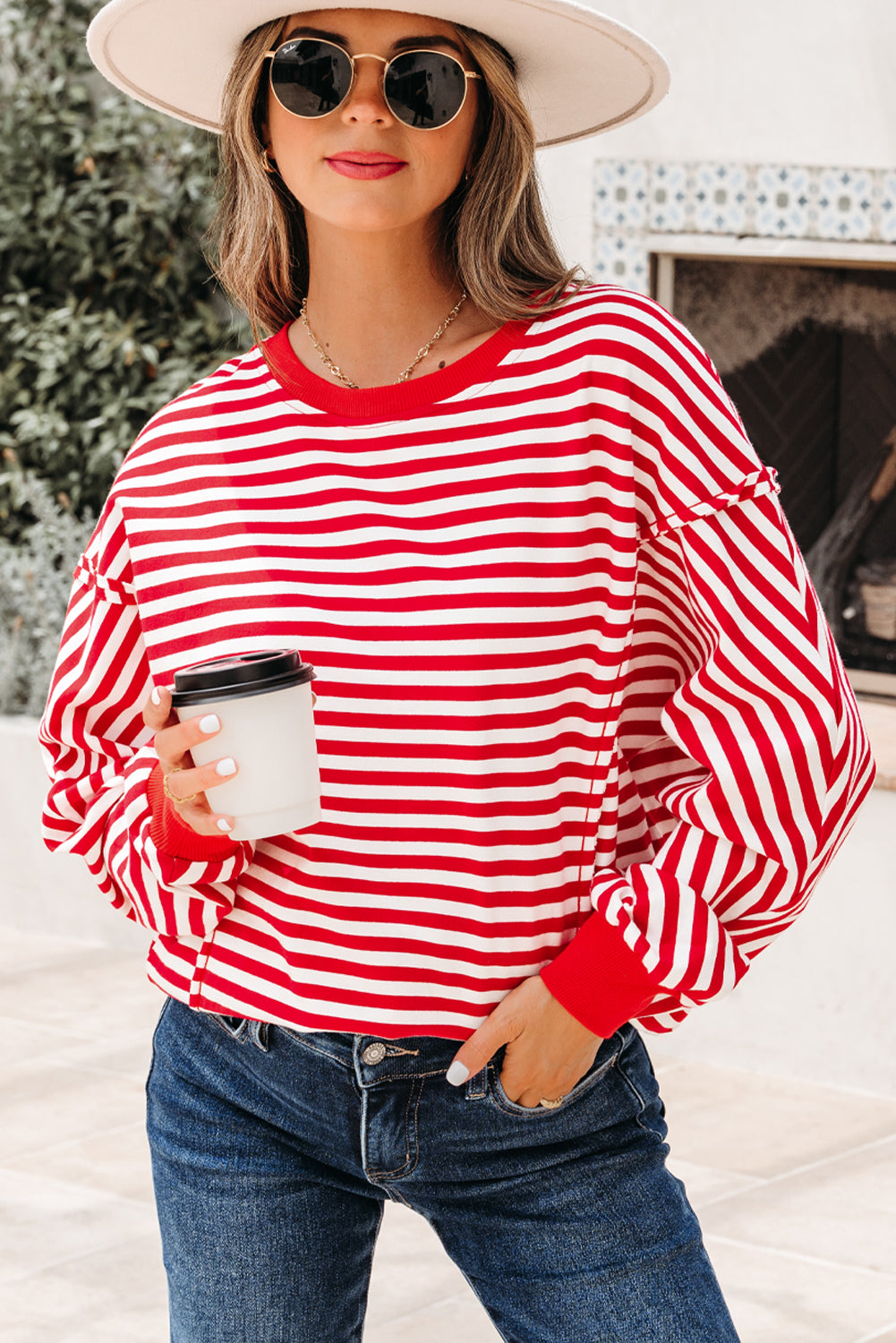 Pull femme rayé, épaules tombantes, casual — rouge