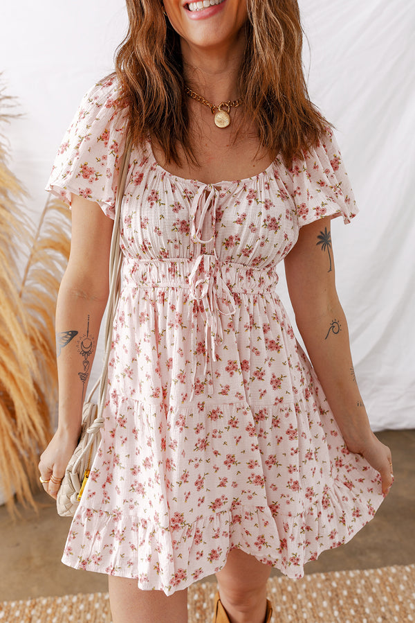 Robe courte femme floral, à volants, smocké, manches courtes — rose