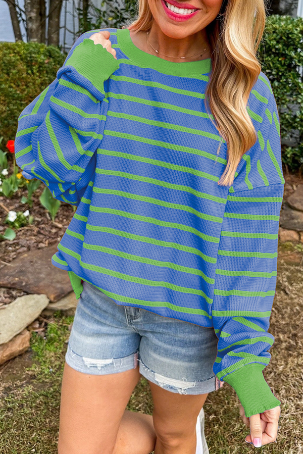 Pull femme rayé, épaules tombantes, col rond, ample — bleu ciel