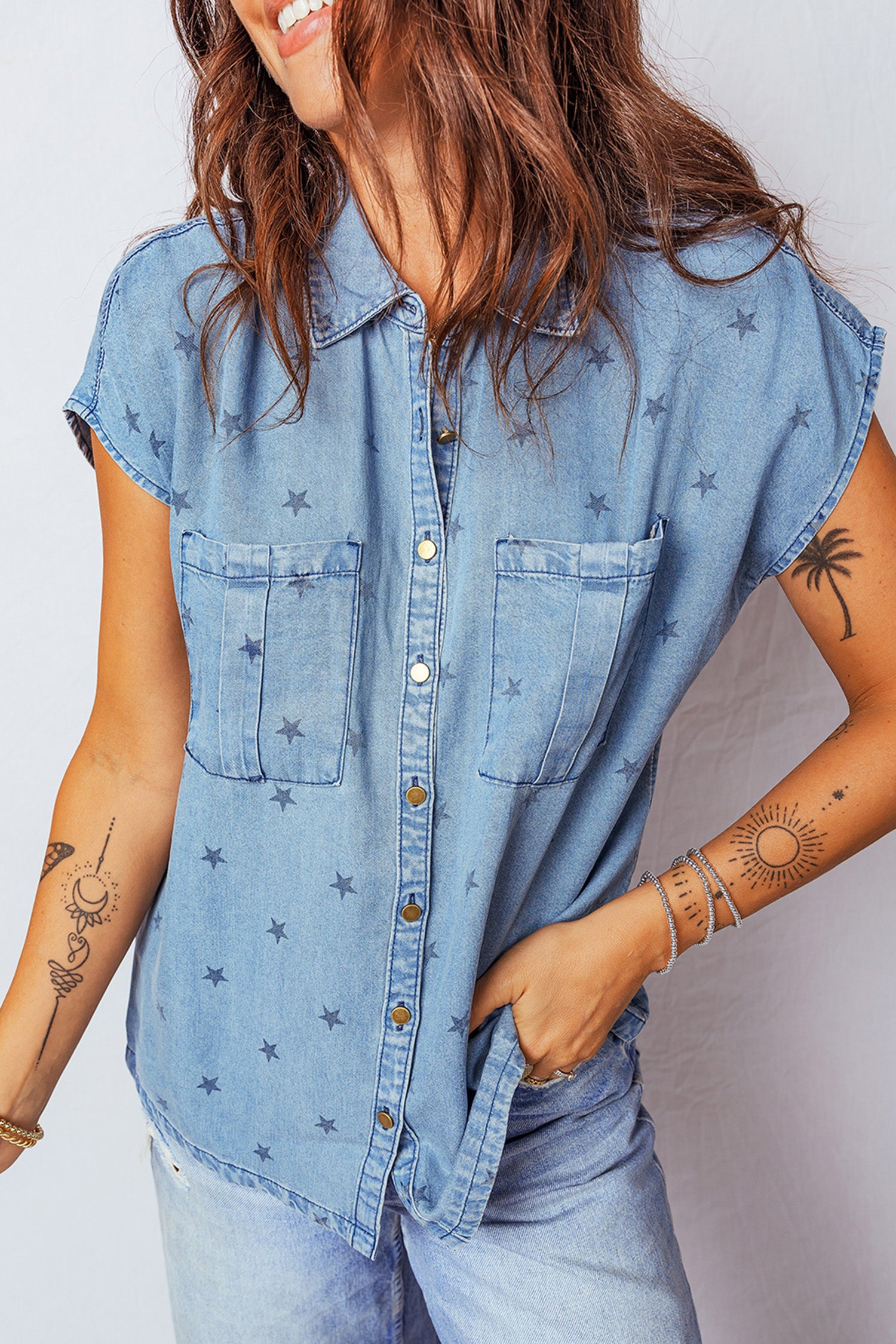 Chemise femme poches, manches courtes, denim — bleu ciel