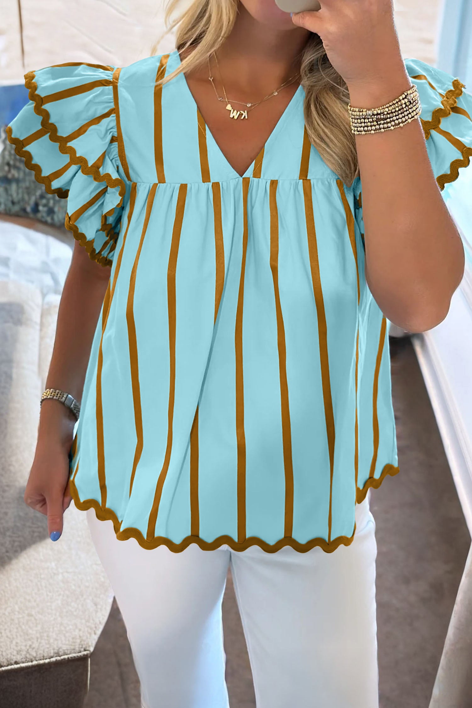 Blouse femme rayé, à volants, manches courtes, col V — bleu ciel