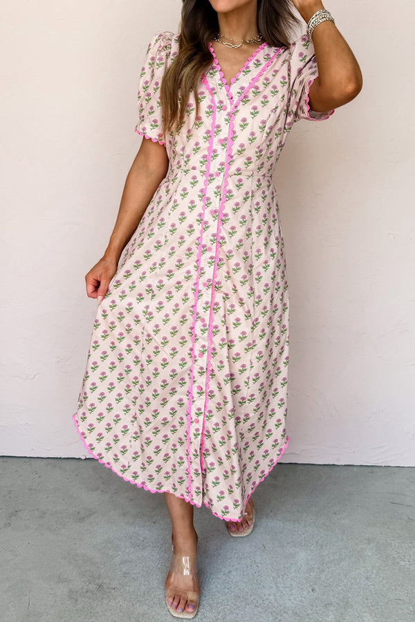 Robe femme floral, boutonnée, manches courtes, col V, festonné — rose