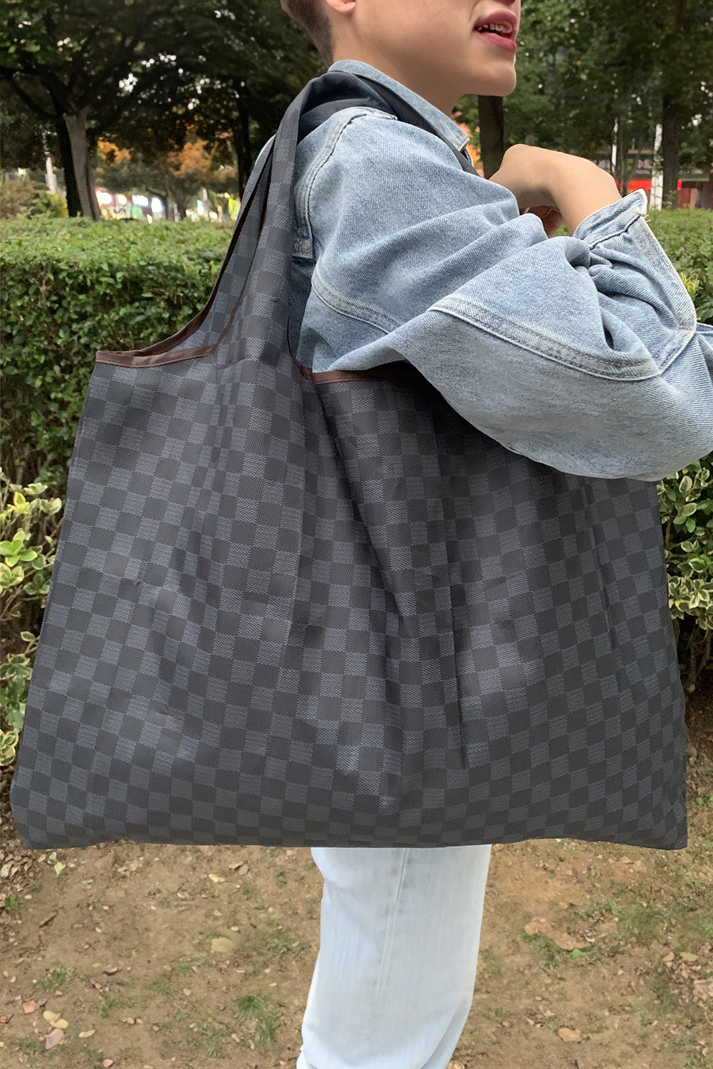 Pièce mode femme à carreaux — noir