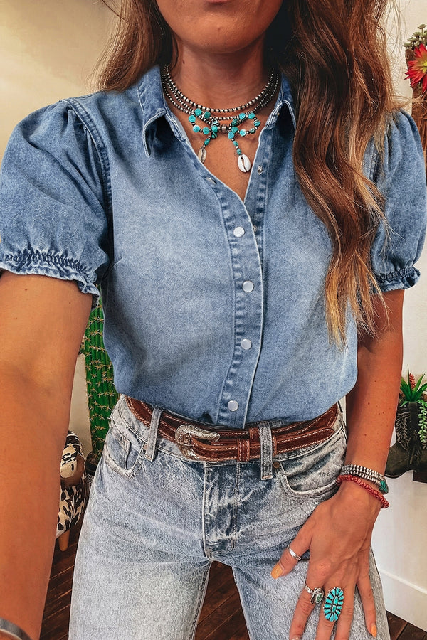 Chemise femme boutonnée, manches courtes, denim — bleu ciel