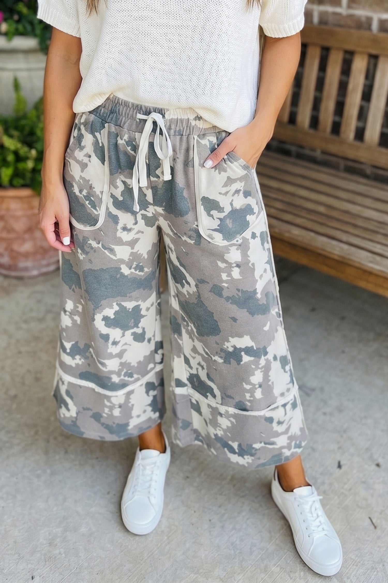 Pantalon femme camouflage, poches, ample — marron