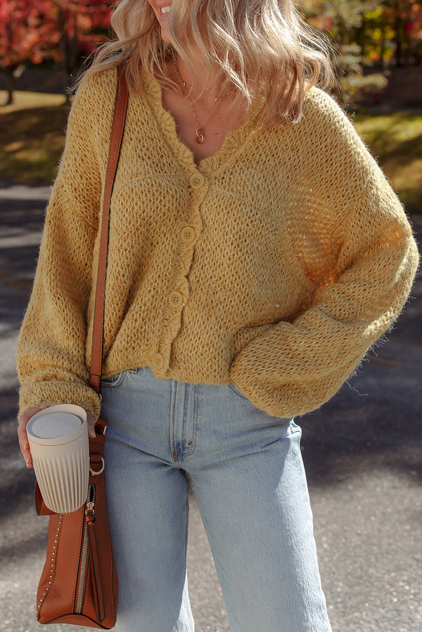 Cardigan femme boutonnée, col V, festonné — beige