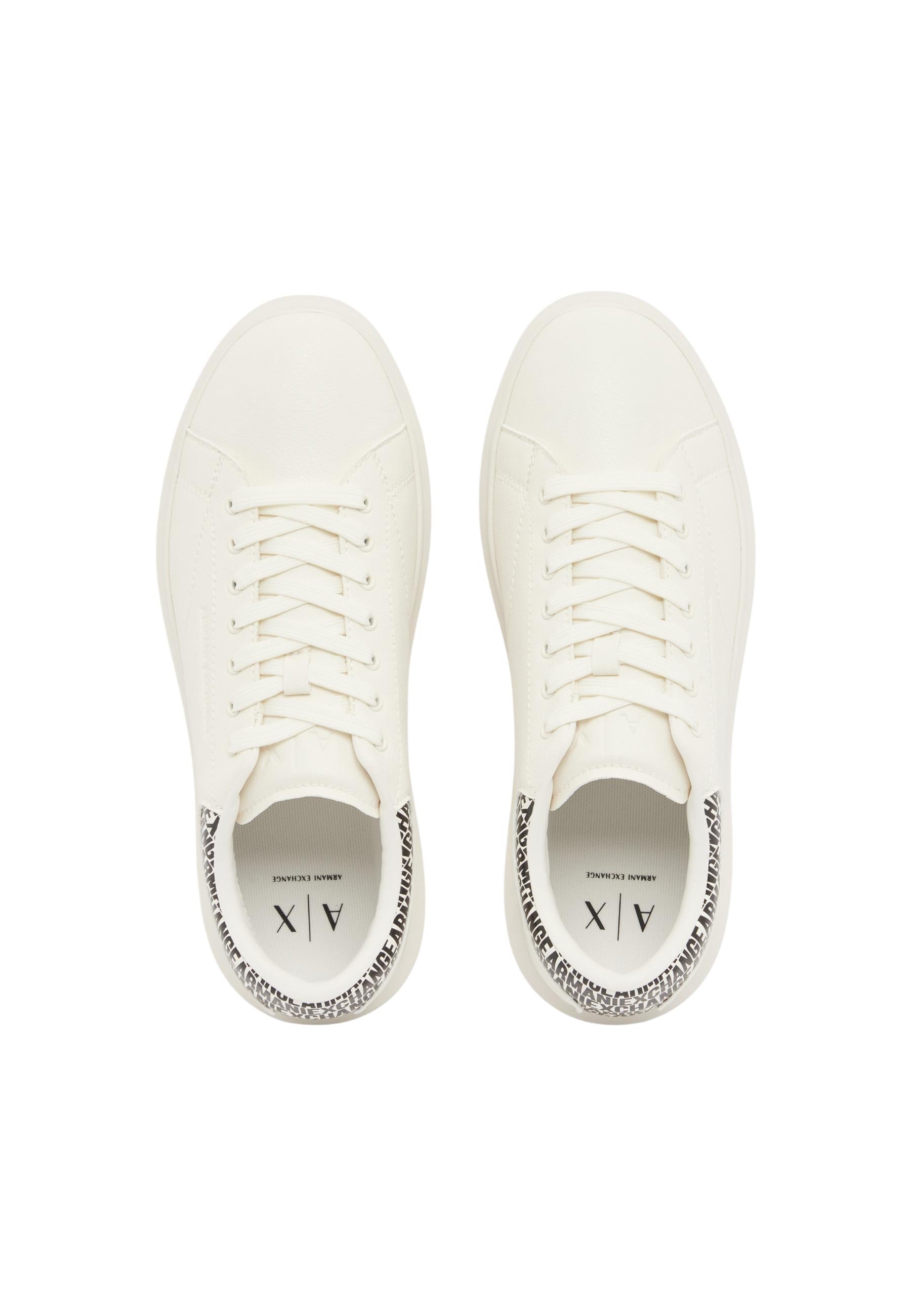 Armani Exchange Baskets homme — white
