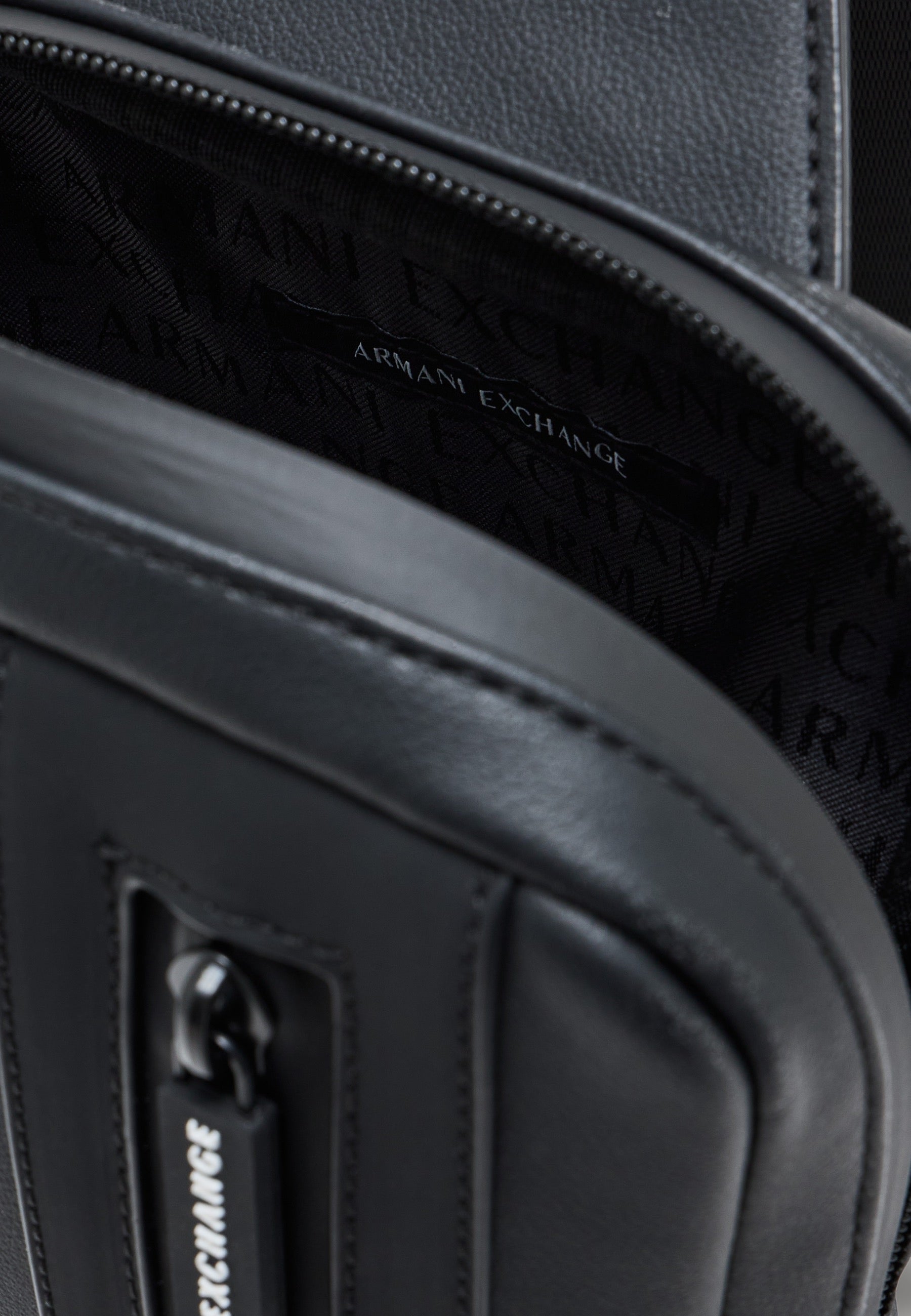 Armani Exchange Sac homme Sacs — black