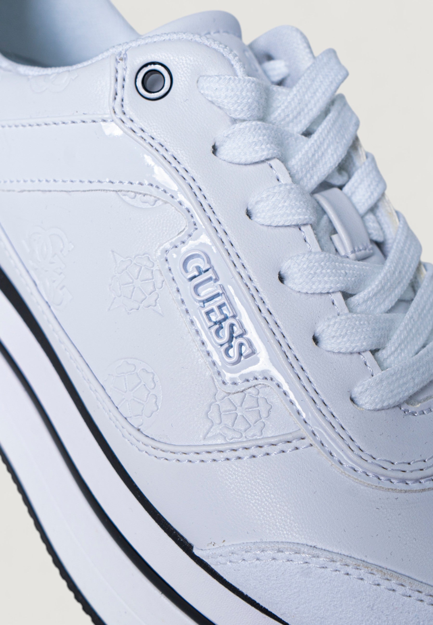 Guess Baskets femme — white