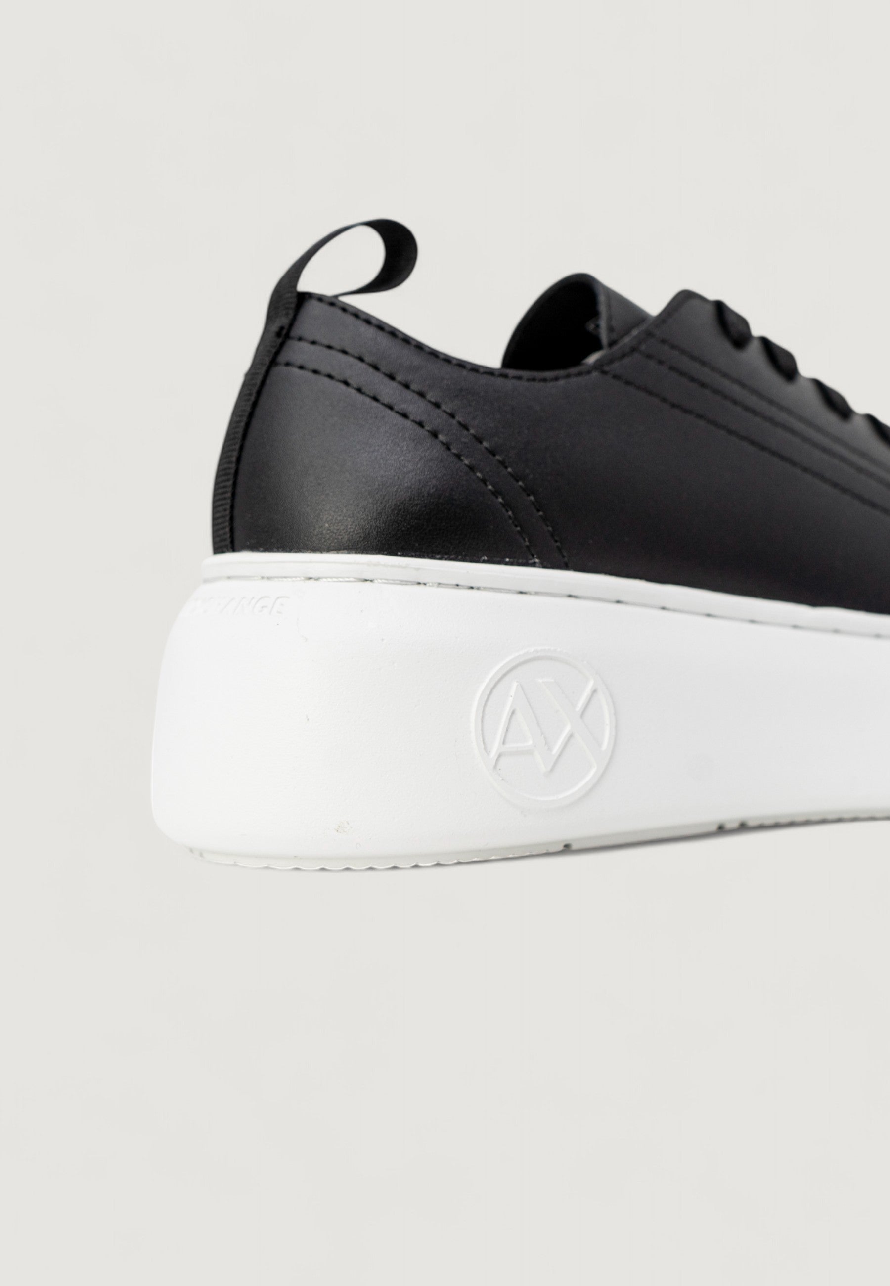 Armani Exchange Baskets femme — black